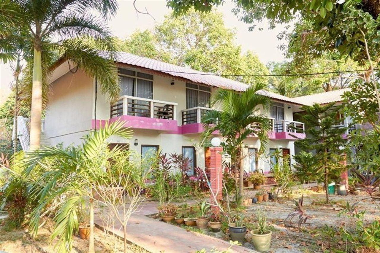 Corrie Chalet Langkawi Pantai Cenang  Bagian luar foto